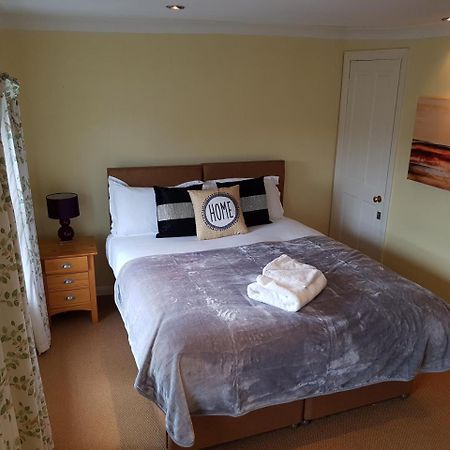 Apartamento Slough Centre Townhouse With Driveway Parking For Up To Two Cars Exterior foto